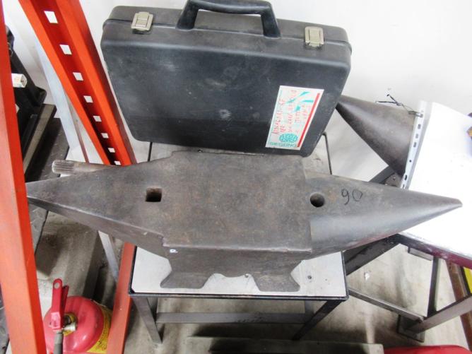 INCUDINE CAST IRON ANVIL